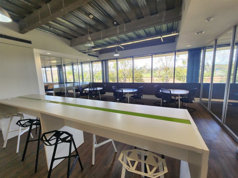 1082.1sqm Office to let in Sandton - Photo 7
