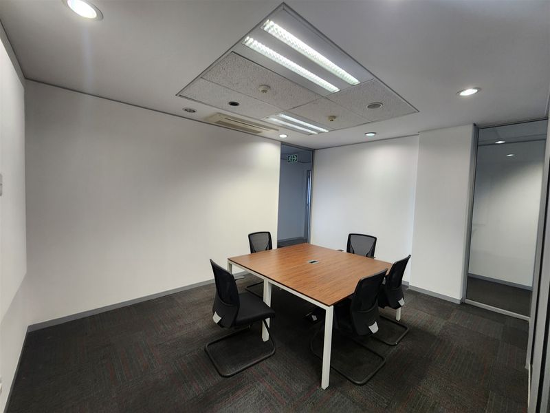 1082.1sqm Office to let in Sandton - Photo 9