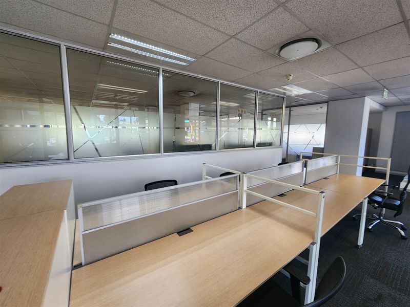 1082.1sqm Office to let in Sandton - Photo 2