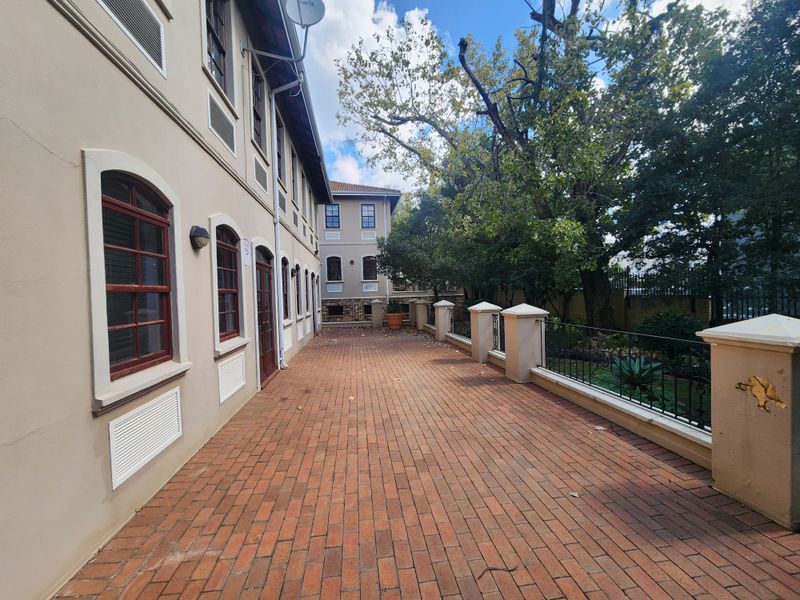 490.65sqm Office o Let in Chislehurston, Sandton - Photo 2