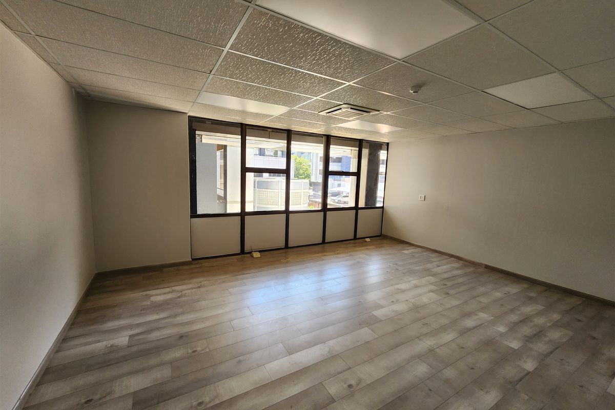 712.3sqm Offices to let in Sandton - Photo 4
