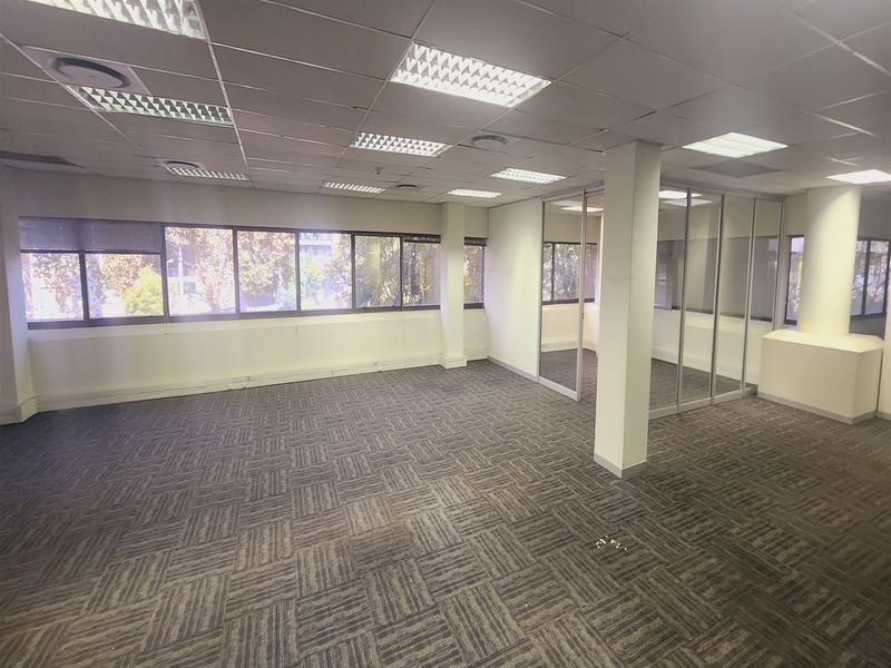 1604.3sqm Offices to let in Sandown, Sandton - Photo 8
