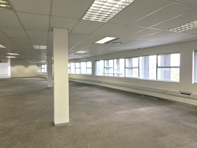 Office space to let in The Woodlands - Photo 9
