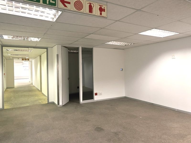 Office space to let in The Woodlands - Photo 6