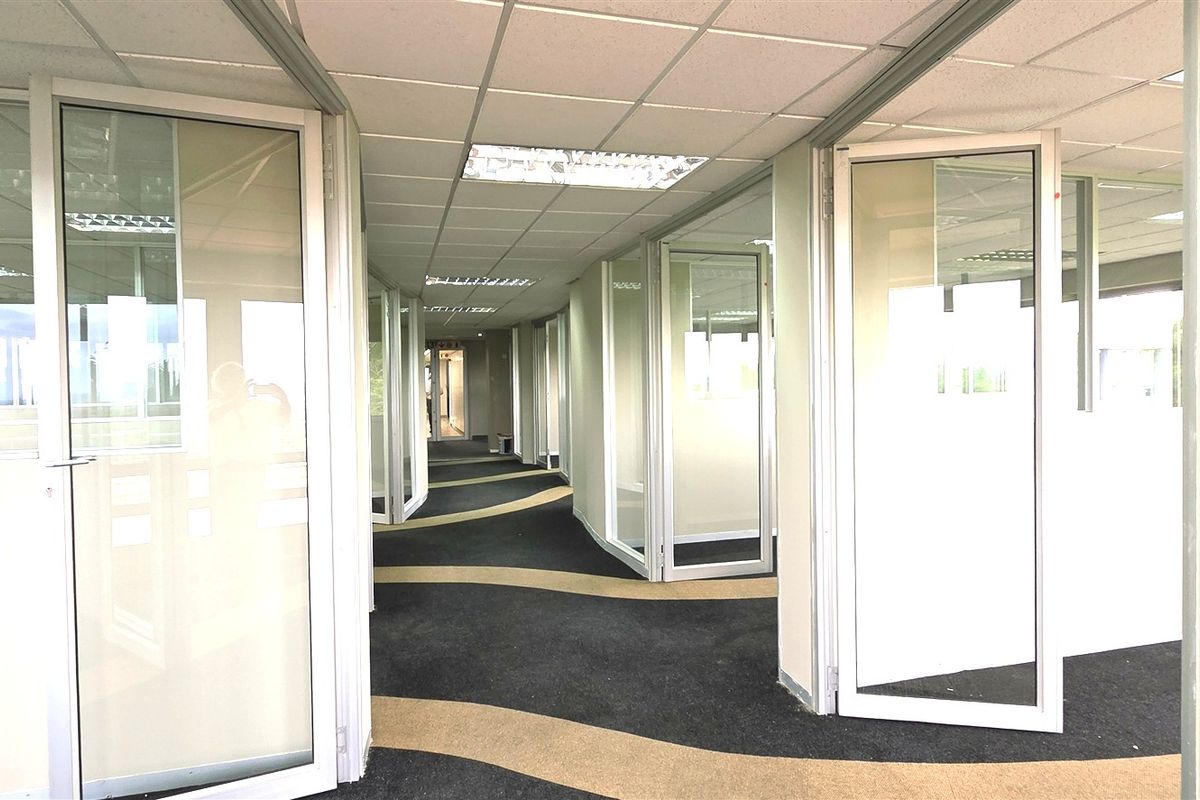 Office space to let in The Woodlands Office Park - Photo 4