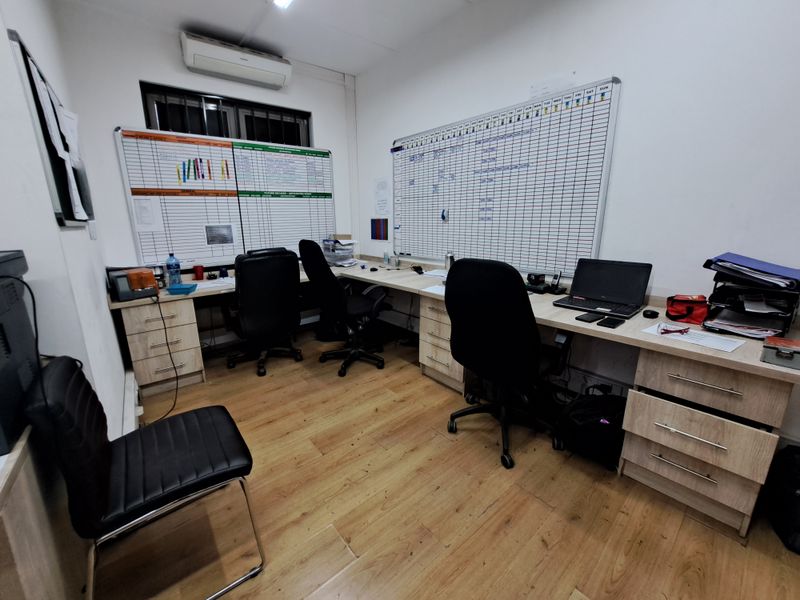 Warehouse to rent in Randjespark - Photo 2