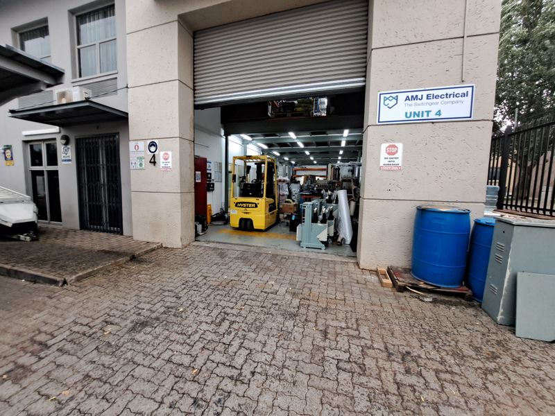 Warehouse to rent in Randjespark - Photo 1