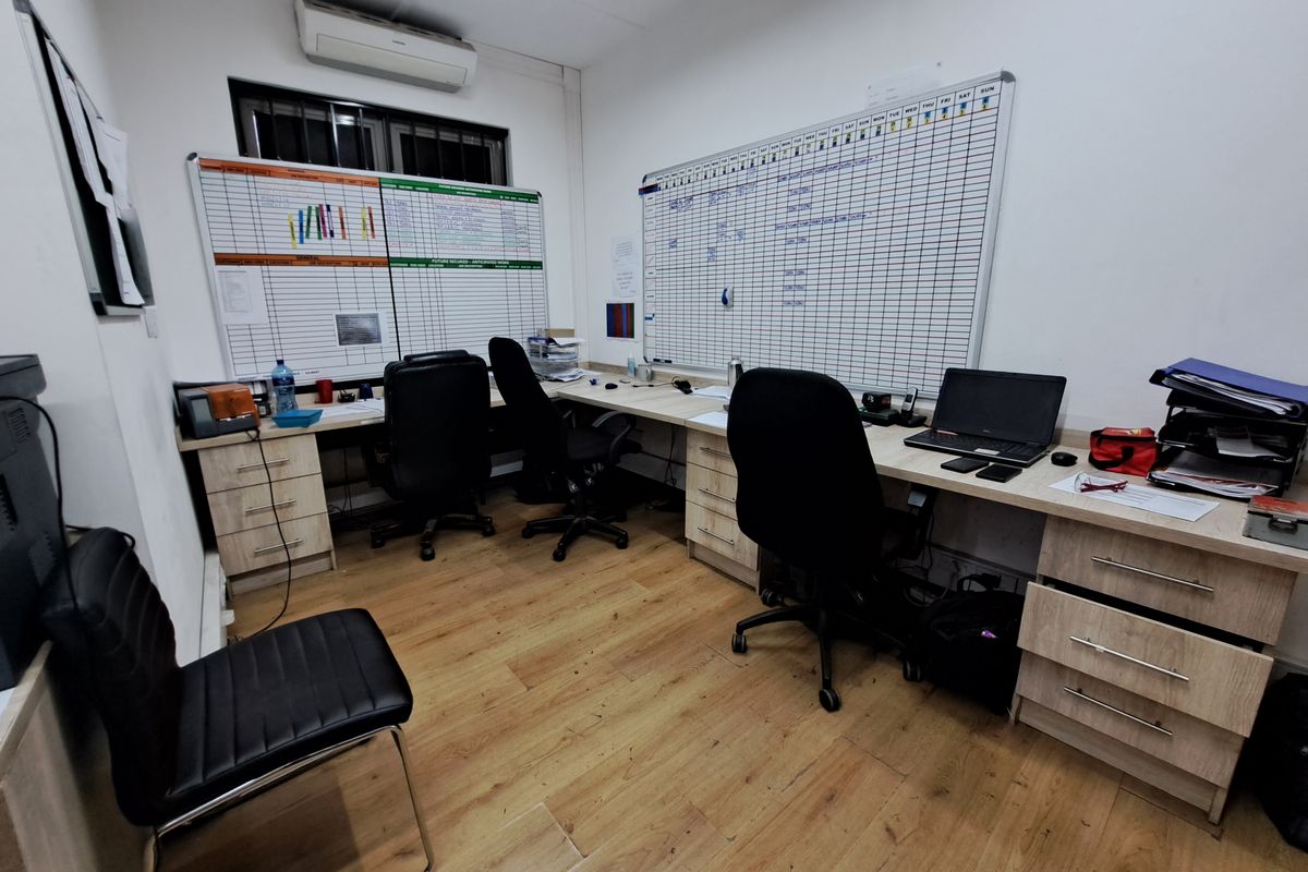 Warehouse to rent in Randjespark - Photo 2