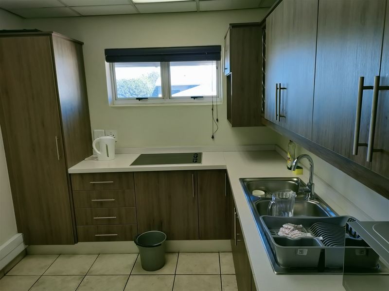 1034m2  Warehouse  - TO LEASE - Photo 7