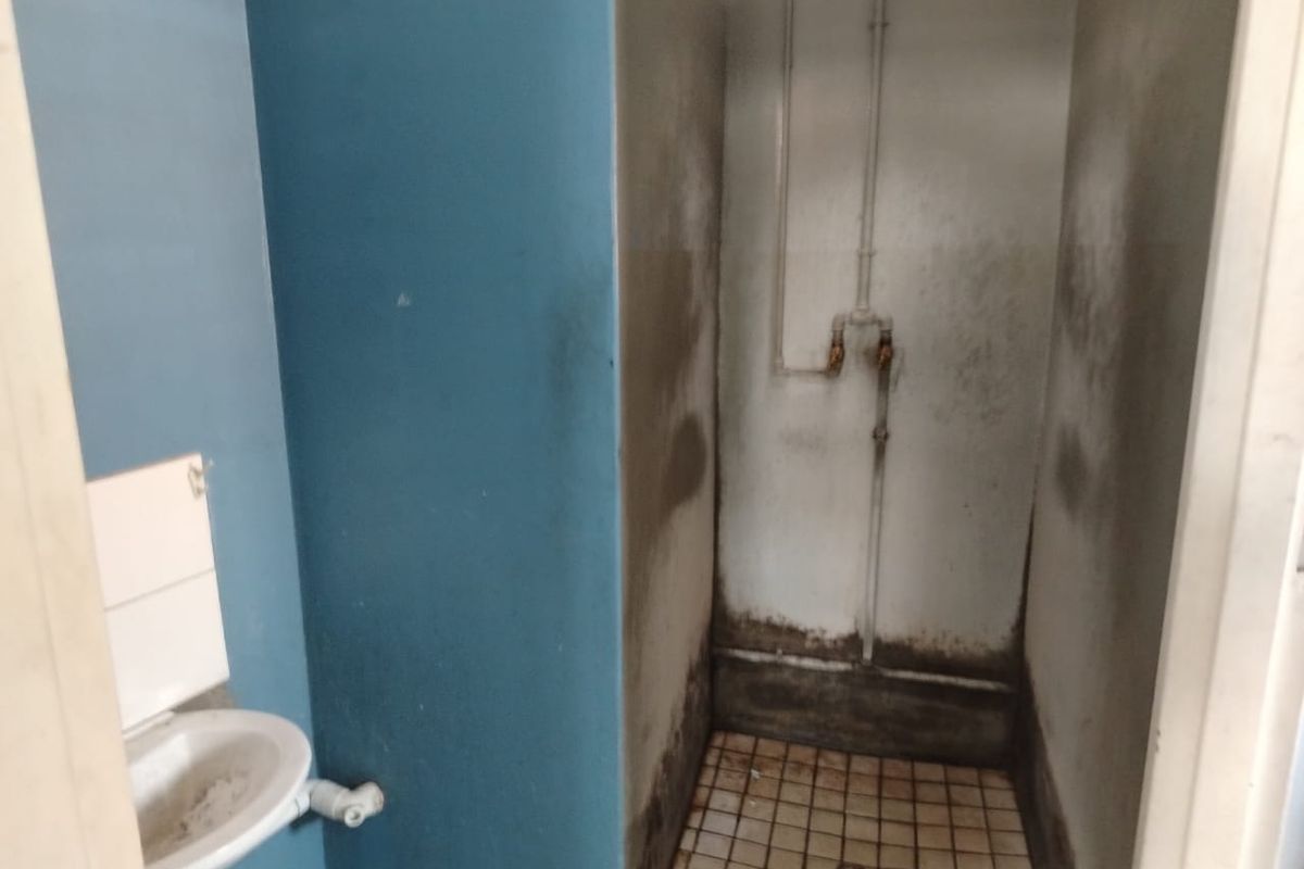 Light Industrial Retail Unit in Westmead to let - Photo 5