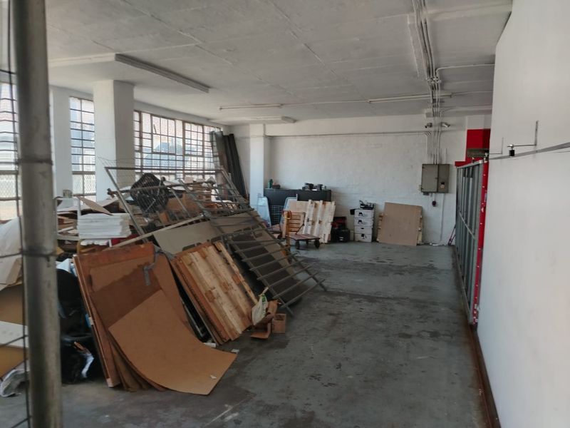 Light Industrial Retail Unit in Westmead to let - Photo 4