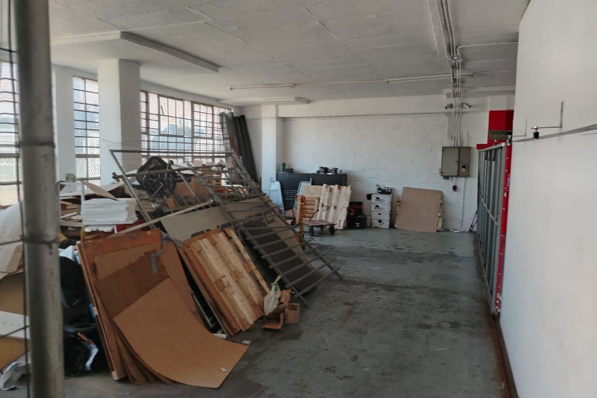 Light Industrial Retail Unit in Westmead to let - Photo 4