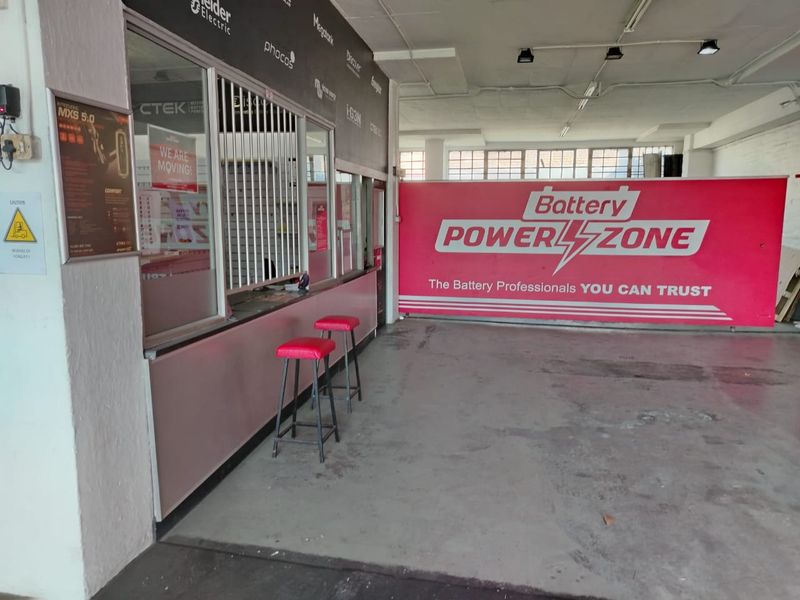 Light Industrial Retail Unit in Westmead to let - Photo 3