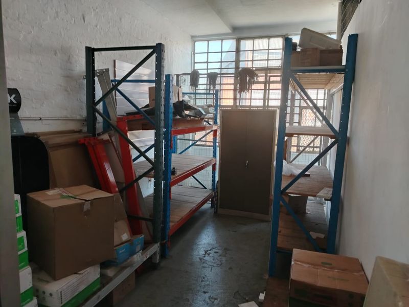 Light Industrial Retail Unit in Westmead to let - Photo 10