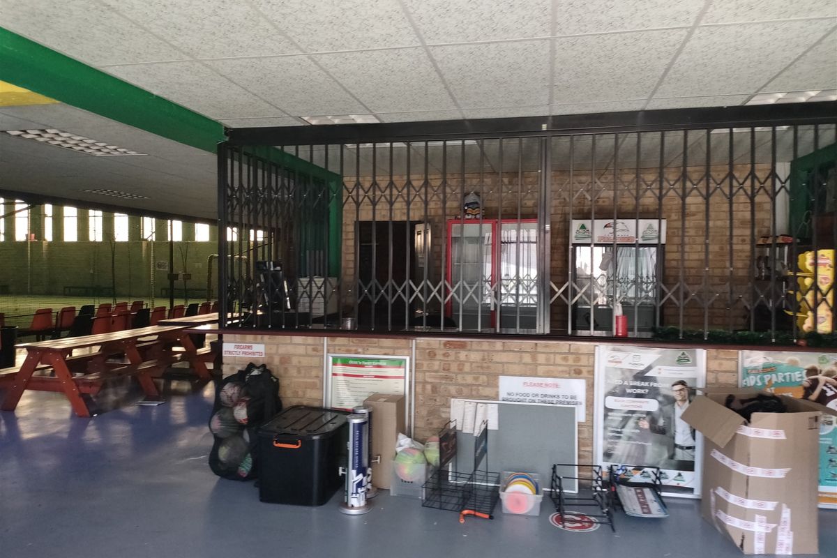 2725m2  Warehouse  - FOR SALE OR Lease - Photo 3