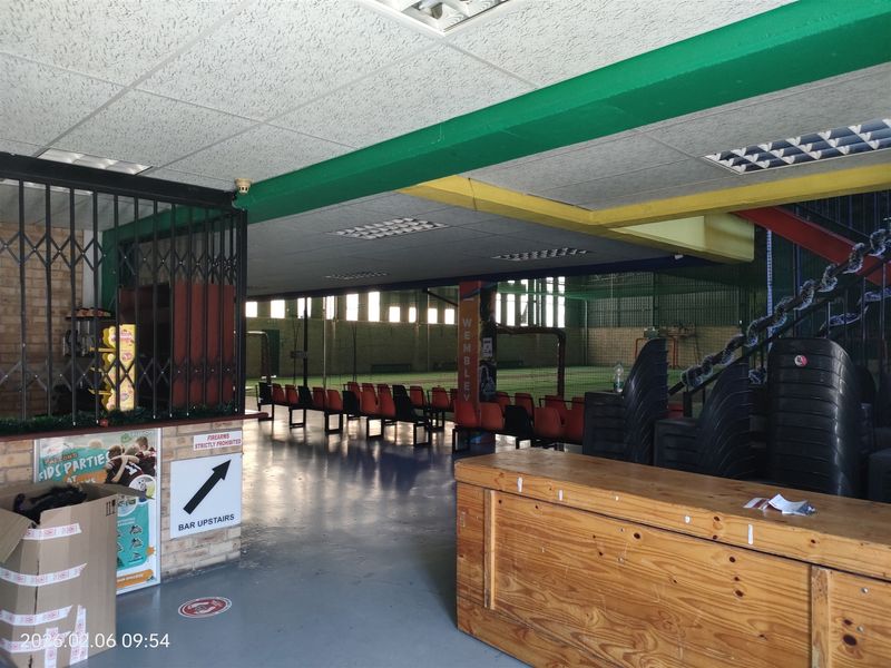 2725m2  Warehouse  - FOR SALE OR Lease - Photo 4