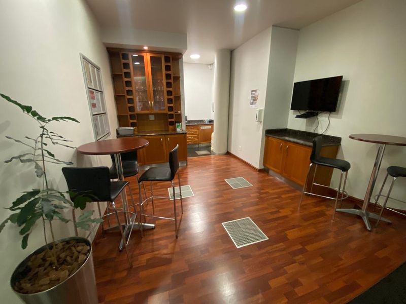 Office/ showroom to let in Longmeadow - Photo 8