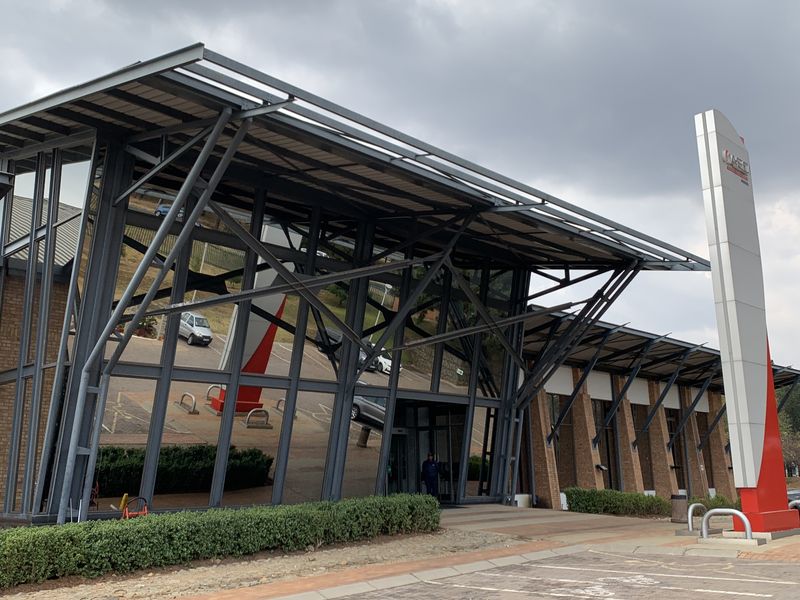 Office/ showroom to let in Longmeadow - Photo 3