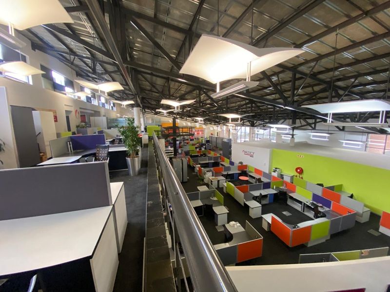 Office/ showroom to let in Longmeadow - Photo 5