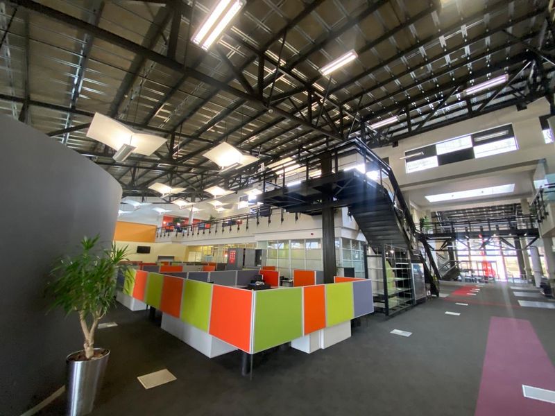 Office/ showroom to let in Longmeadow - Photo 4