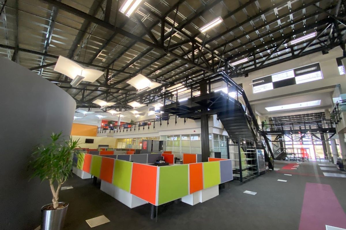Office/ showroom to let in Longmeadow - Photo 4