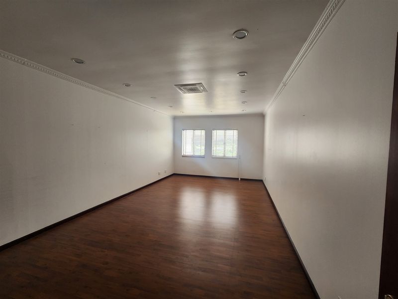 2000sqm Office space to let in Wierda Valley Sandton - Photo 10