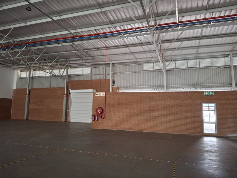 Newly Built Warehouse with 24/7 Security – Prime Location Near Kempton Park! - Photo 8