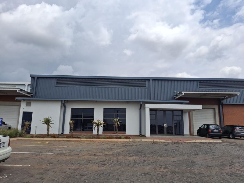 Newly Built Warehouse with 24/7 Security – Prime Location Near Kempton Park! - Photo 10