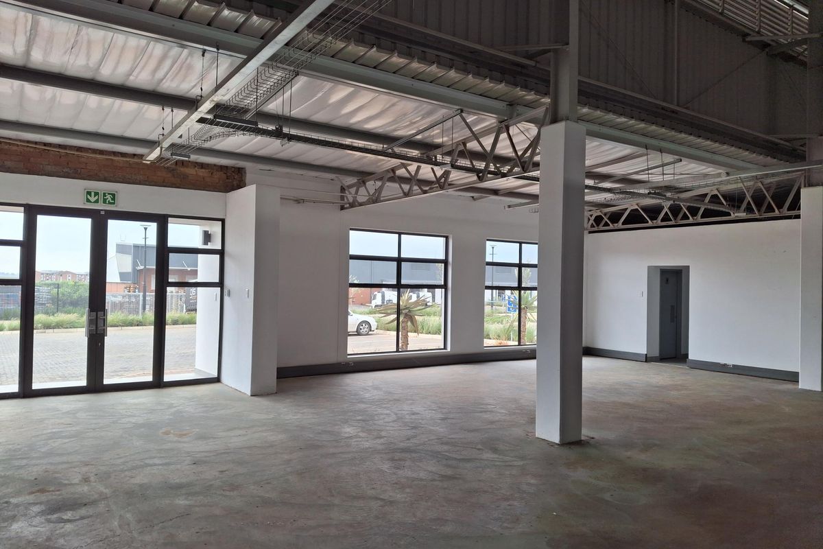 Newly Built Warehouse with 24/7 Security – Prime Location Near Kempton Park! - Photo 4