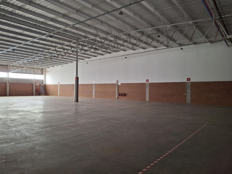 Newly Built Warehouse with 24/7 Security – Prime Location Near Kempton Park! - Photo 5