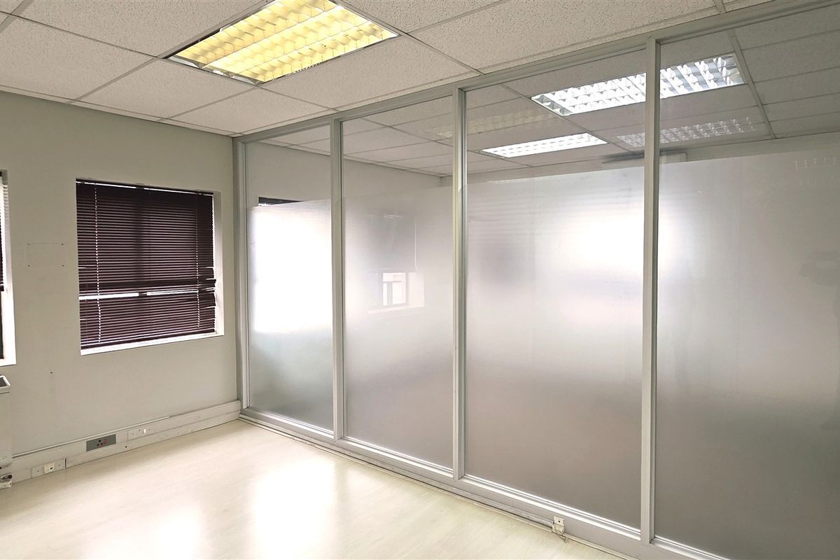 Office space to let in Bryanston Gate - Photo 5