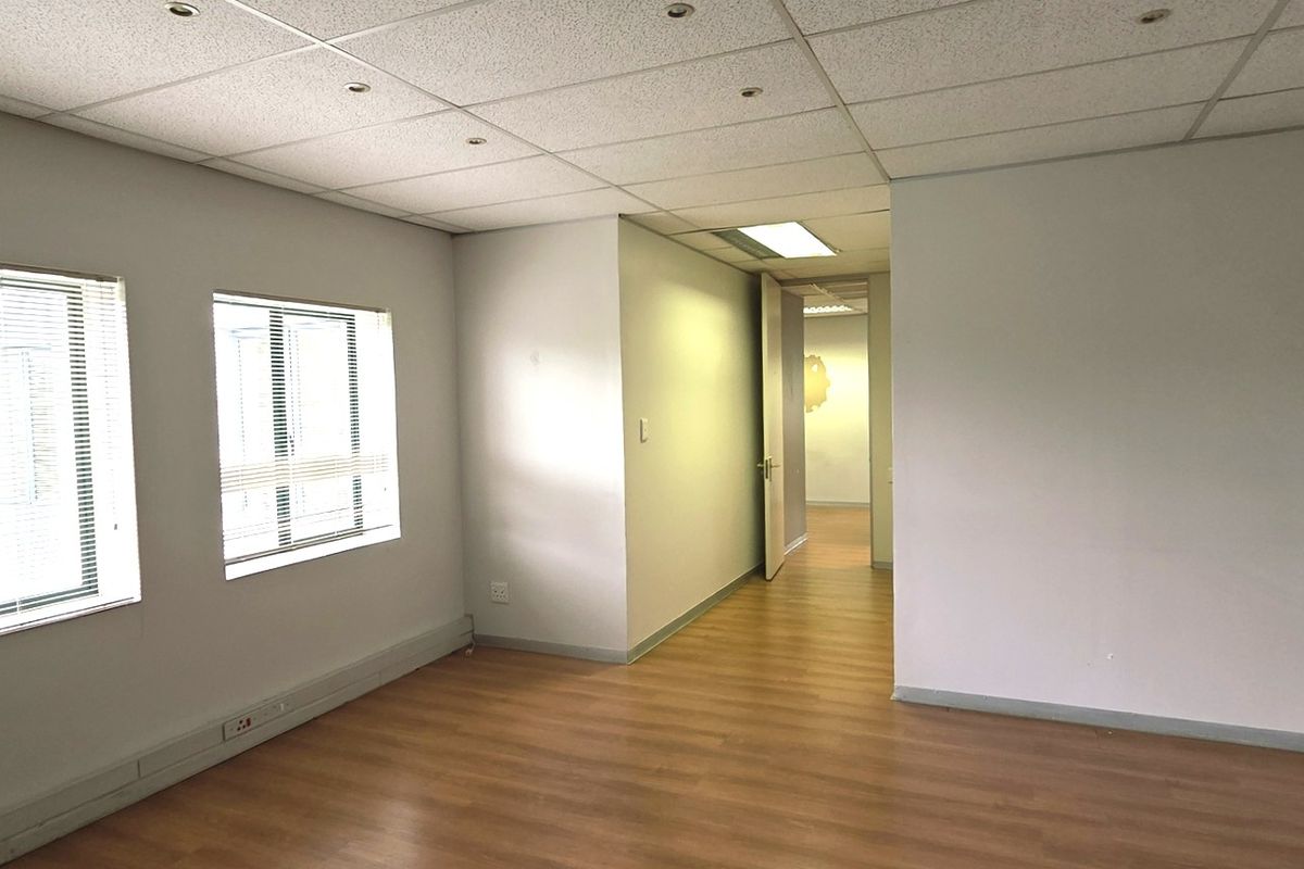 Office space to let in Bryanston Gate - Photo 2