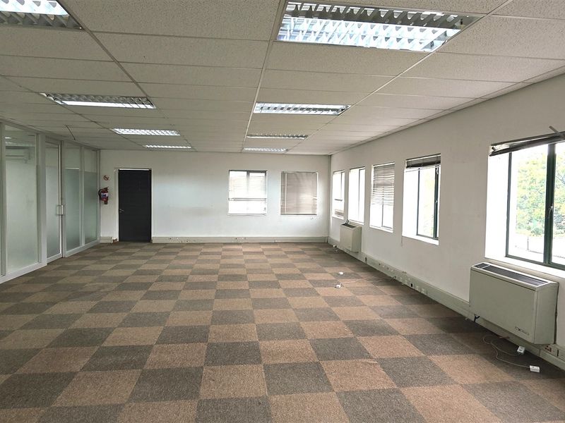 Office space to let in Bryanston Gate - Photo 3