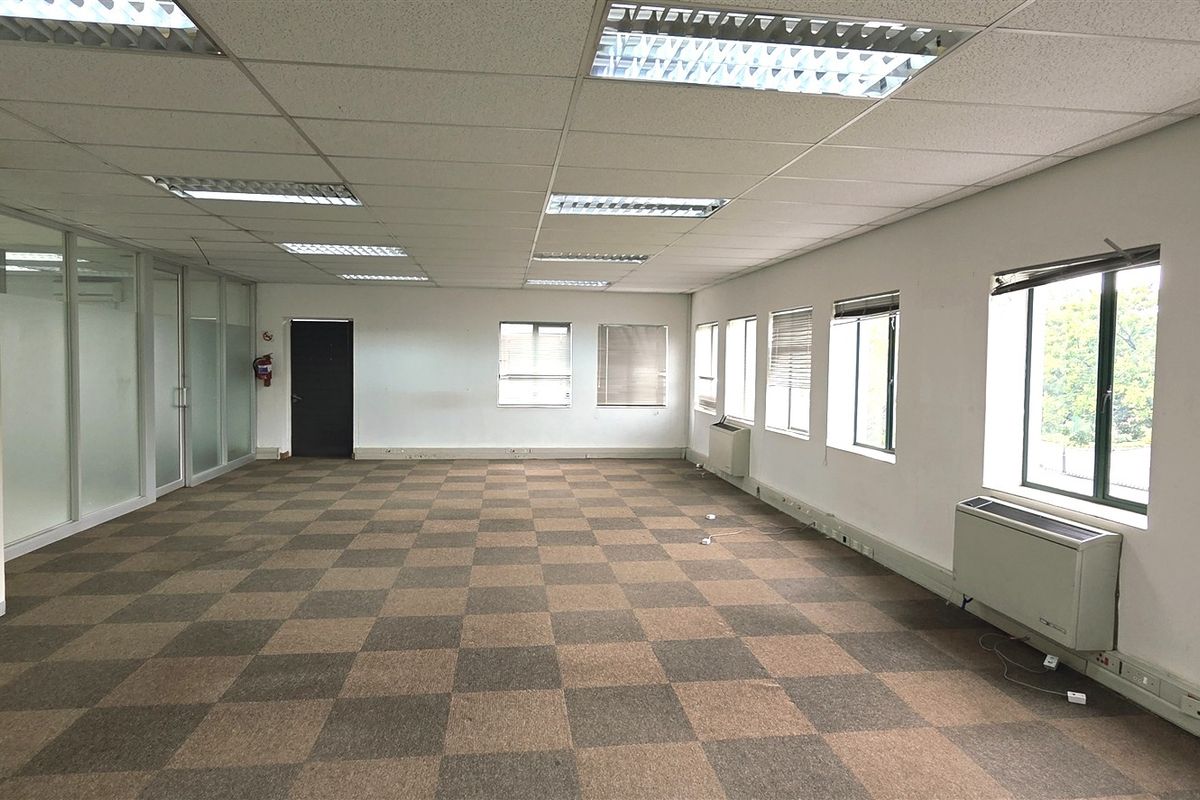 Office space to let in Bryanston Gate - Photo 3
