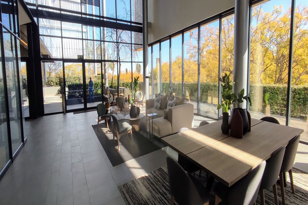 561sqm Office space to let in Rosebank - Photo 2