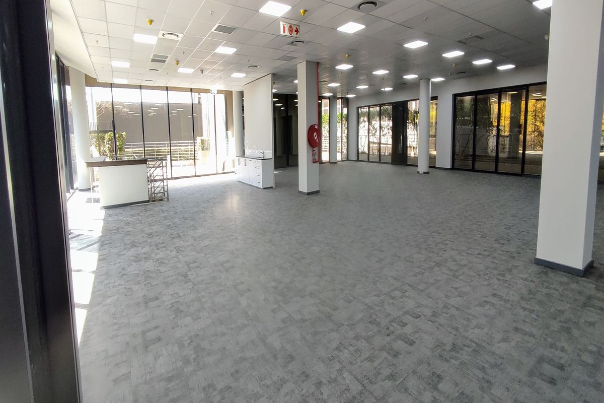 561sqm Office space to let in Rosebank - Photo 4