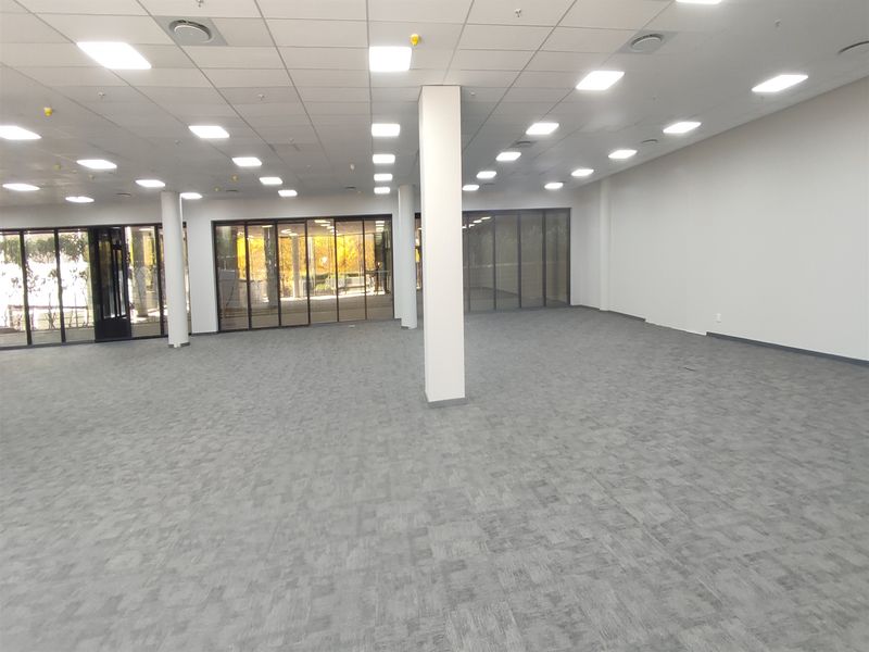 561sqm Office space to let in Rosebank - Photo 3