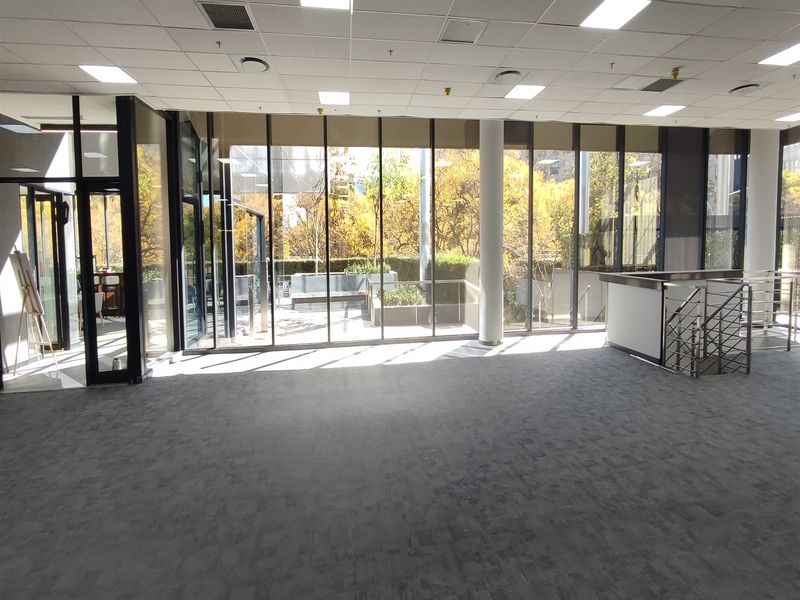 561sqm Office space to let in Rosebank - Photo 6