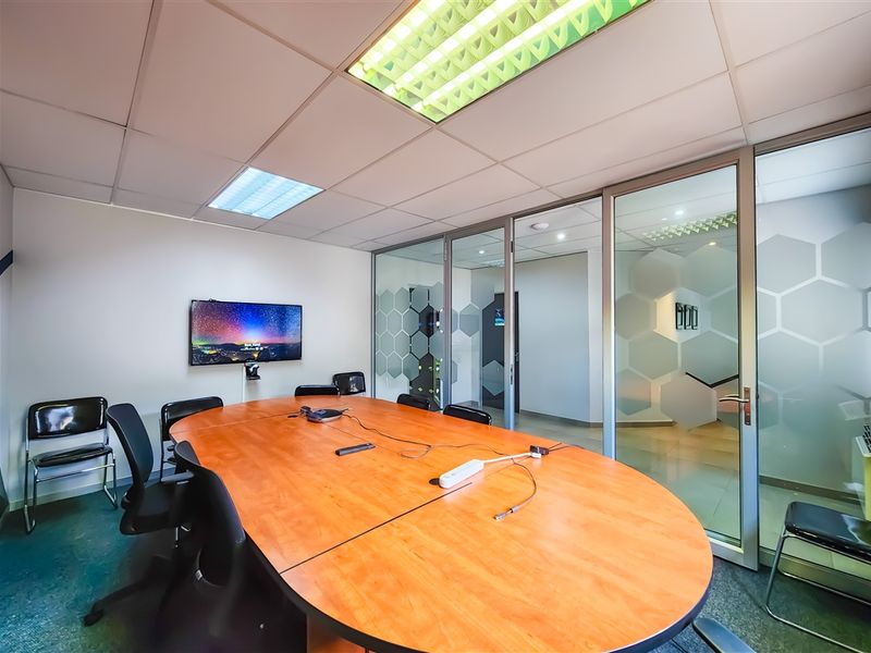 295m2 Modern Office to Let in Clearwater Office Park - Photo 8