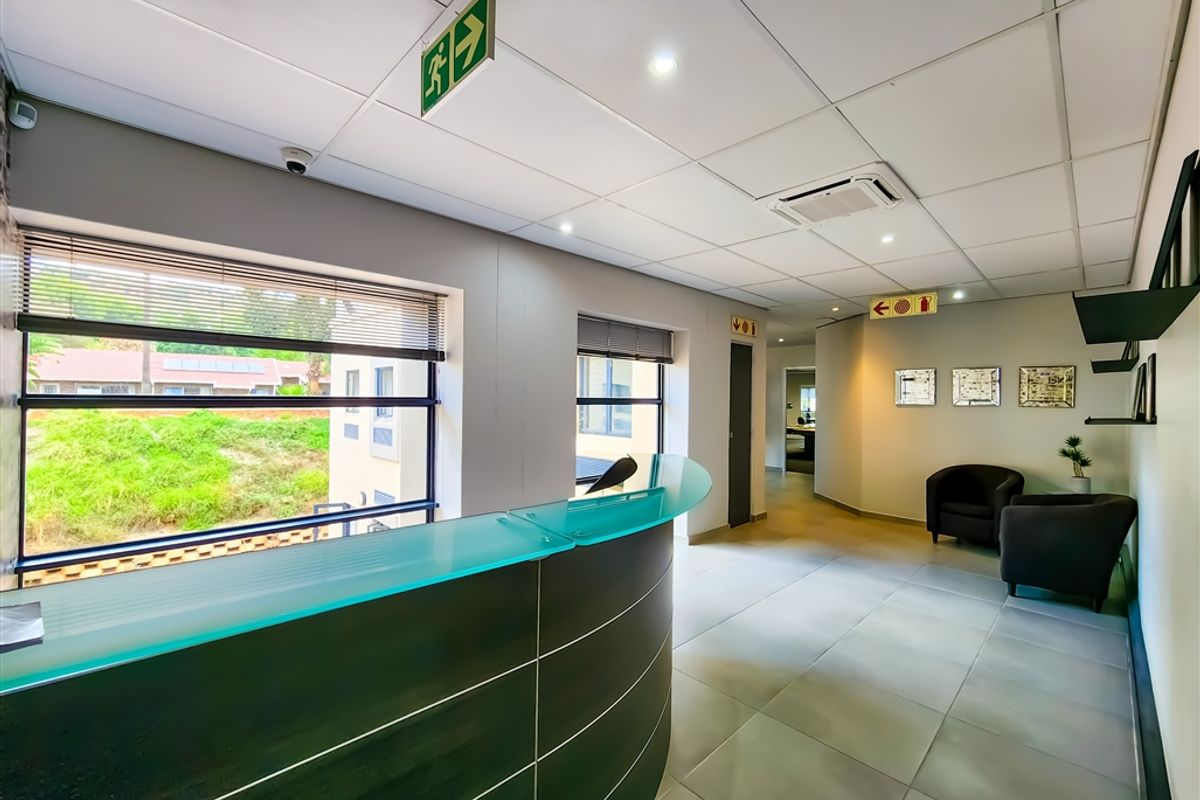 295m2 Modern Office to Let in Clearwater Office Park - Photo 5