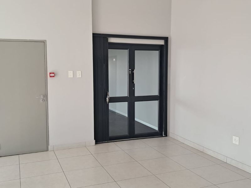 253m2 Office TO LET in Eco Park - Photo 2