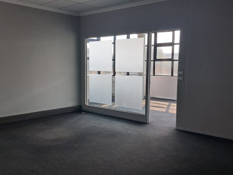 253m2 Office TO LET in Eco Park - Photo 3