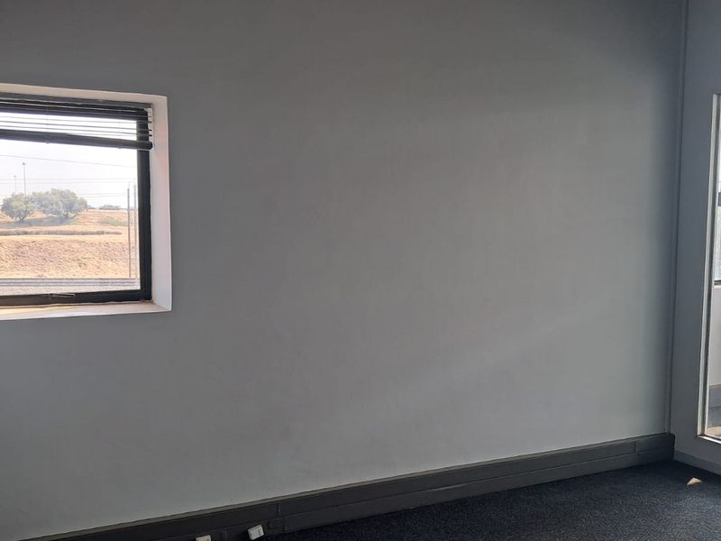 253m2 Office TO LET in Eco Park - Photo 10