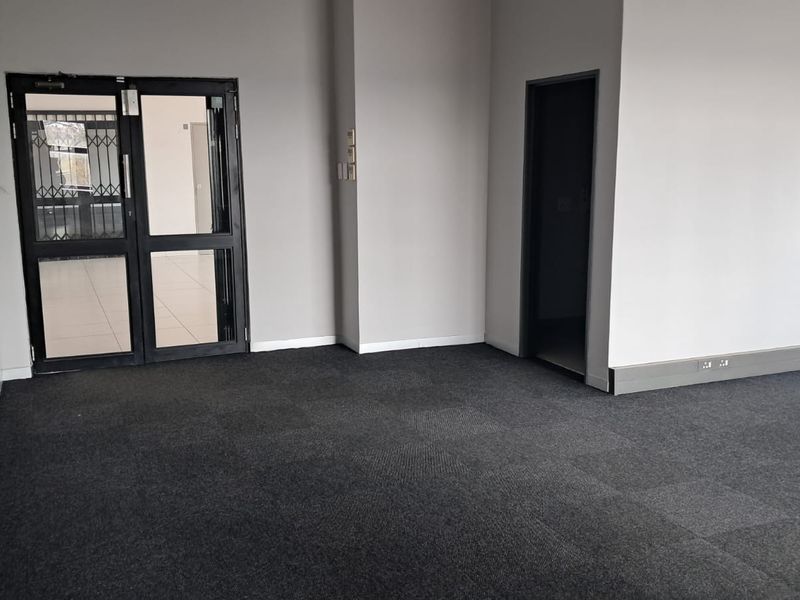 253m2 Office TO LET in Eco Park - Photo 9