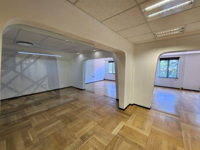 1066sqm Offices to let in Sandhurst, Sandton - Photo 6