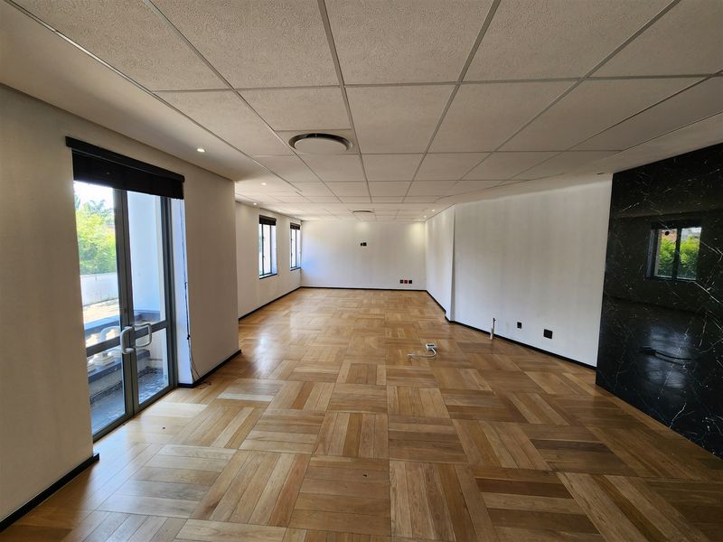 1066sqm Offices to let in Sandhurst, Sandton - Photo 10