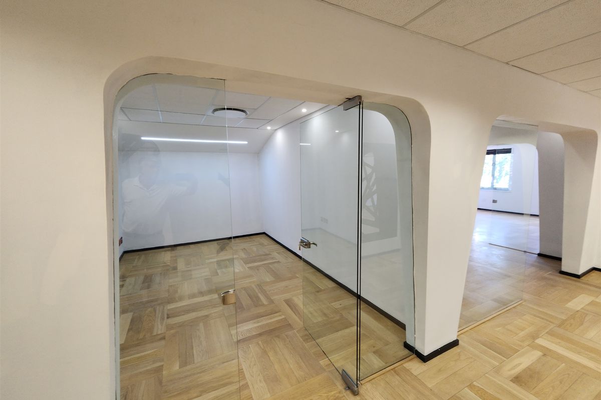 1066sqm Offices to let in Sandhurst, Sandton - Photo 5