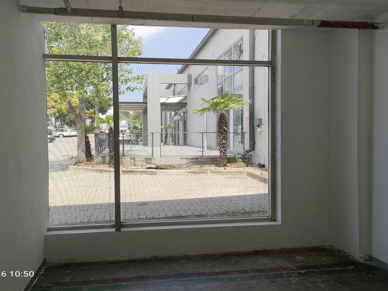 1815m2  Warehouse  - TO LEASE - Photo 4