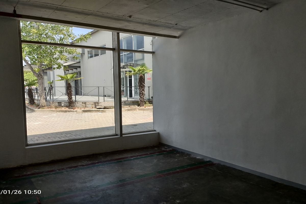 1815m2  Warehouse  - TO LEASE - Photo 3