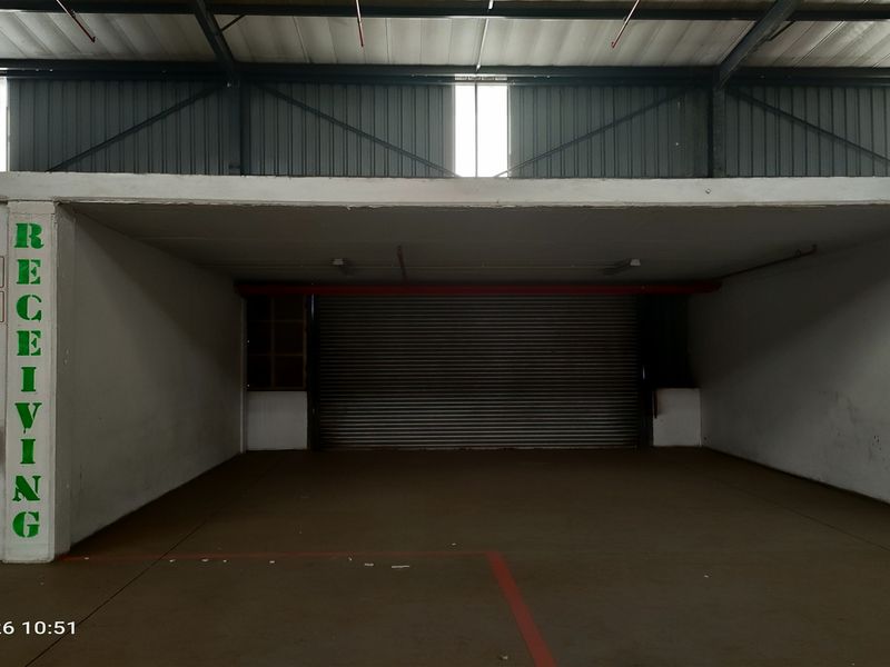 1815m2  Warehouse  - TO LEASE - Photo 10